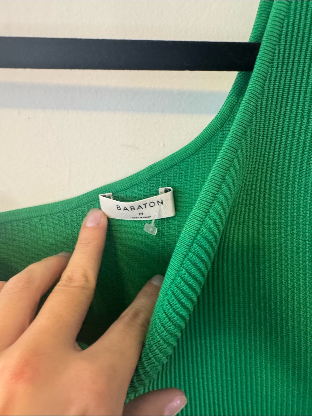 Babaton x Aritzia Emerald Green One-Shoulder Sculpt Ribbed Top Medium - Picture 4 of 5